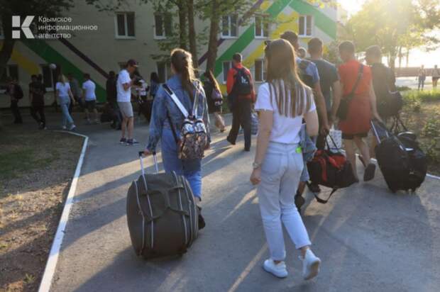 Бесплатные путевки в детские лагеря получат более 200 тысяч юных крымчан