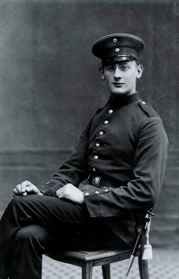 Портретный снимок Отто Розельта в 1916 году. 