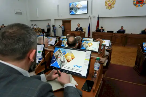 Майское настроение. Фоторепортаж с отчёта губернатора Виктора Томенко