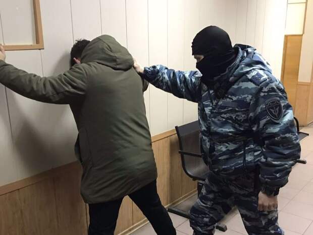 Полицейскому дали смешной срок за получение взятки от наркозакладчика