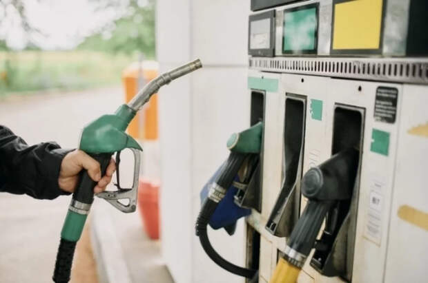 Средняя стоимость галлона бензина в США выросла на $1