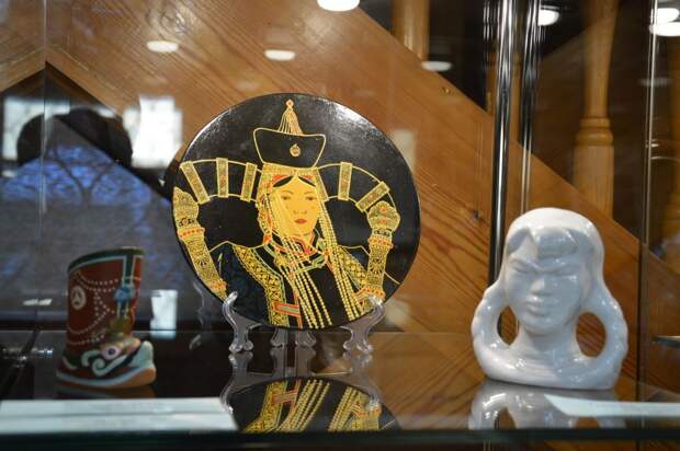 В Иркутске открылась выставка «Праздник Белого месяца»