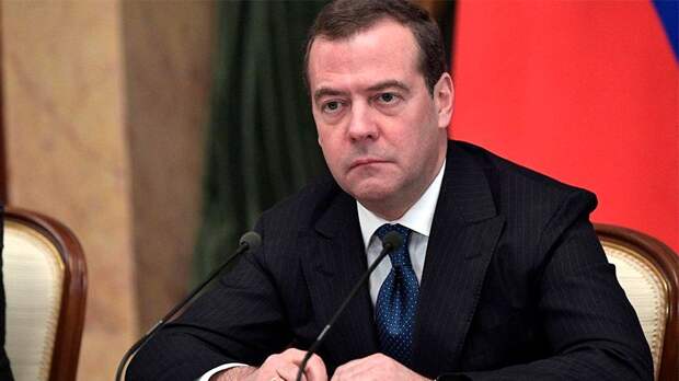 Медведев одной фотографией прокомментировал вступление новых территорий в состав России