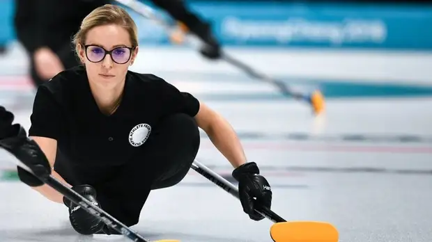 Российские кёрлингистки победили Данию и сыграют со Швецией в полуфинале ЧЕ