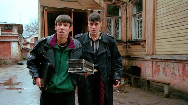 Десять трудных лет свободы: культовые фильмы и сериалы о