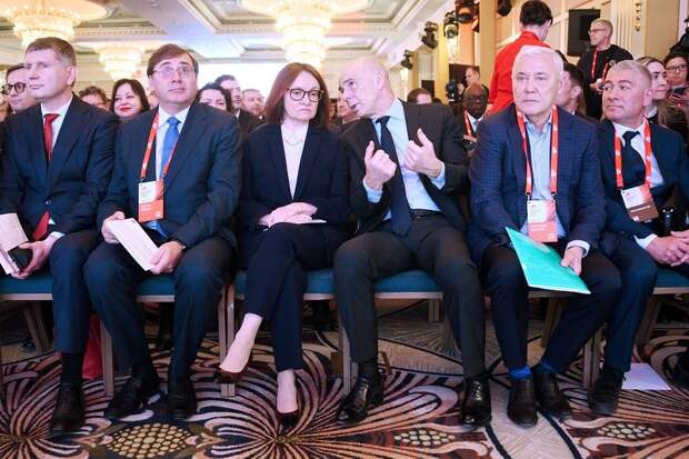 Статистический фарс: пока рабочий гнёт спину на заводе, барельеф Мордашова чеканит $30 миллиардов