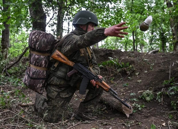 Царев: войска РФ пробиваются с двух сторон к Шестеровке под Волчанском