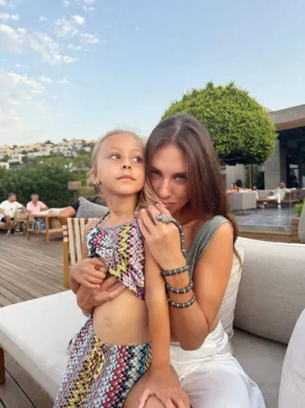 Даша Попова с дочерью