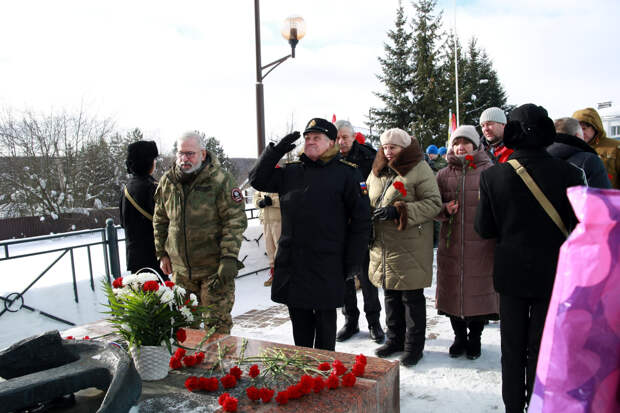 В Тульской области почтили память героев крейсера "Варяг"