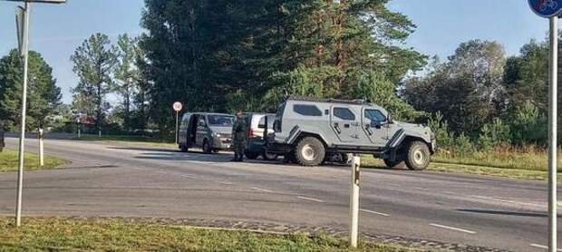 Власти Эстонии демонтируют памятник - танк Т-34 в Нарве, вопреки решения местного городского управления
