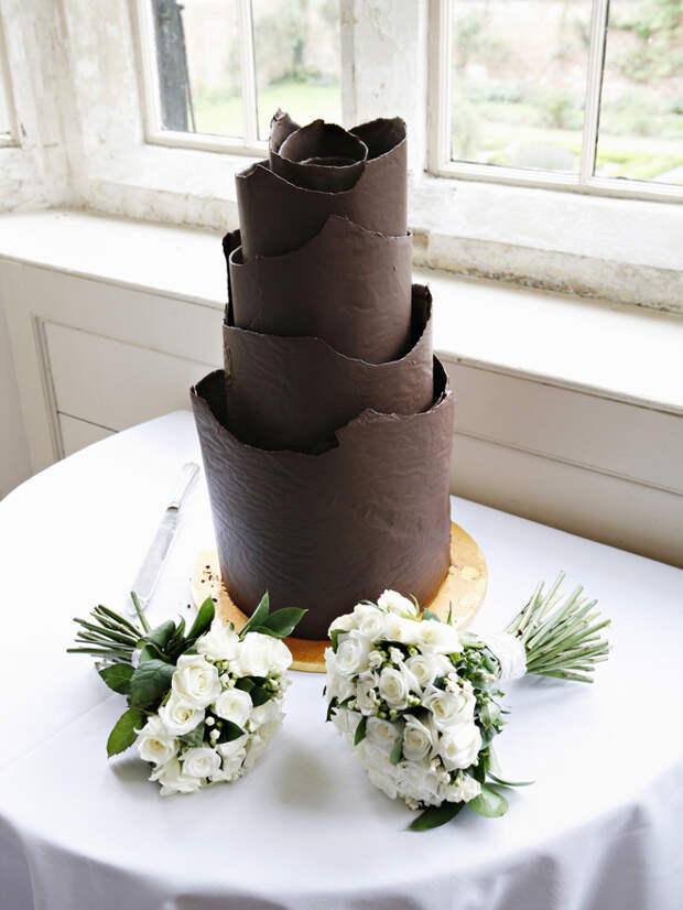 Лесной ангар, веганский торт, платье Elie Saab: как прошла свадьба Хилари Суонк? (фото 13)