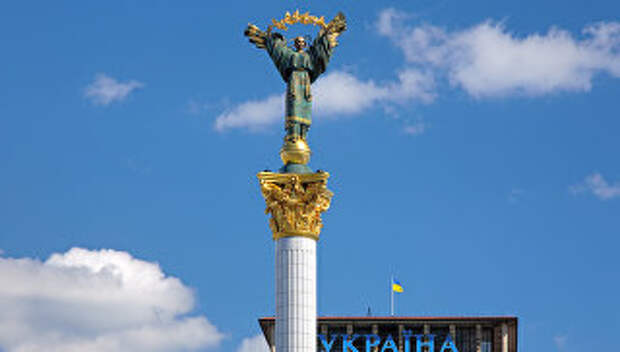 Монумент Независимости на Майдане Незалежности в Киеве, Украине. Архивное фото