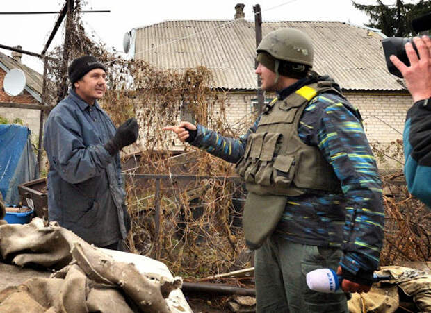 Роман Бочкала Схлестнулся с сепаром. Не знаю как еще ...