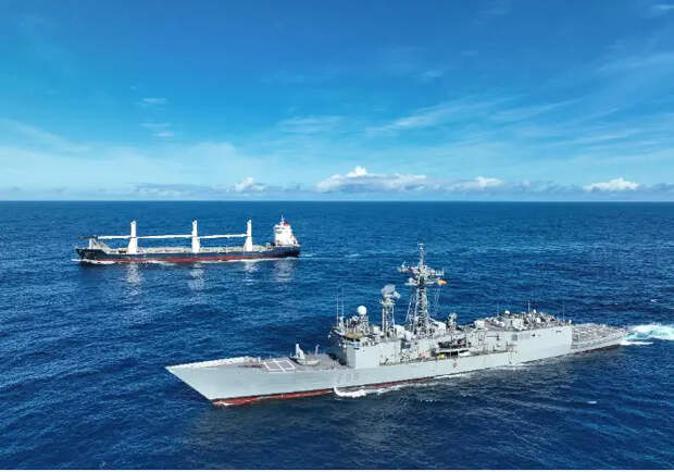 Показаны кадры борьбы с пиратами фрегата Canarias ВМС Испании