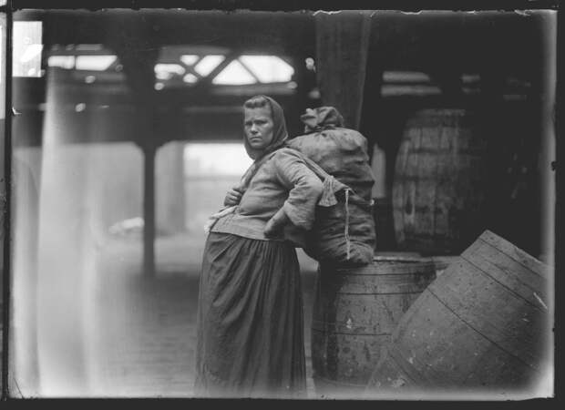 17 фото, по которым видно, как менялась мода для беременных