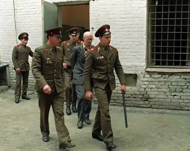 До последнего он верил, что ему удастся избежать наказания. До последнего он верил, что ему удастся избежать наказания.