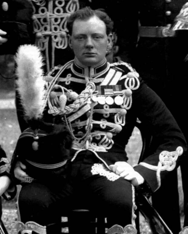 Молодой Уинстон Черчилль в форме, 1895  история, люди, фото
