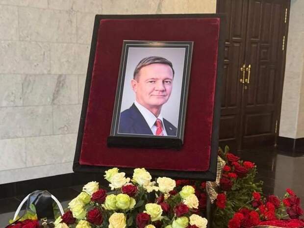 Игнор от свекрови и объятия с падчерицами: Корнеева попрощалась со Старовойтом