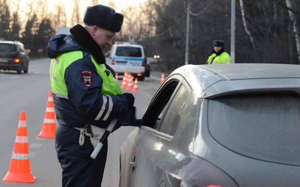 Штрафы за номера без флага: кому грозит наказание?