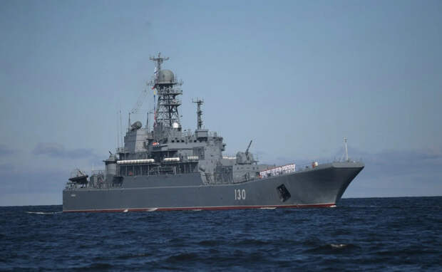 Макрон отдал приказ направить авианосец «Шарль де Голль» в Средиземное море