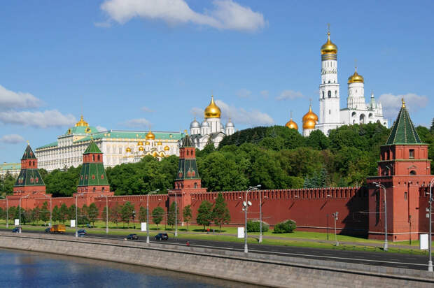 "Не надо врать - факты говорят об обратном": Зеленского попросили поехать в Москву