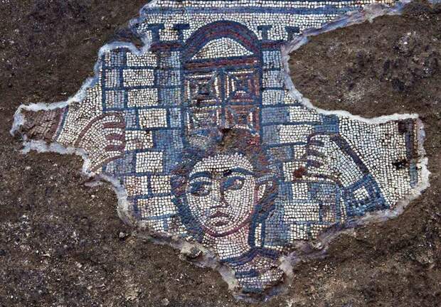 В ходе раскопок в синагоге Хукока в Галилее археологи обнаружили мозаичные сюжеты V века нашей эры Израиль, археология, мозаика, наука, открытие, синагога, сюжет