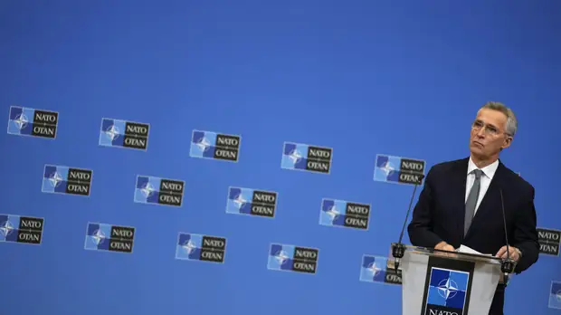 Столтенберг: НАТО видит угрозу применения силы со стороны России для достижения своей цели