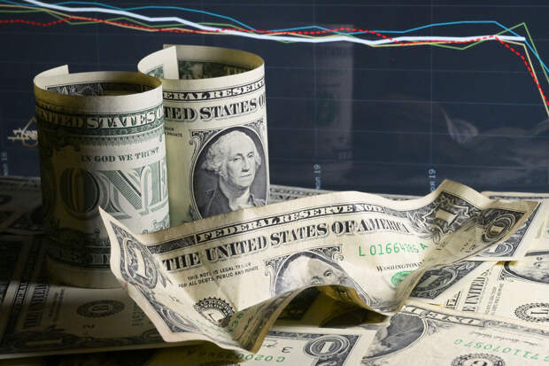 Финансовый аналитик Антонов: курс доллара может значительно снизиться в случае дефолта в США