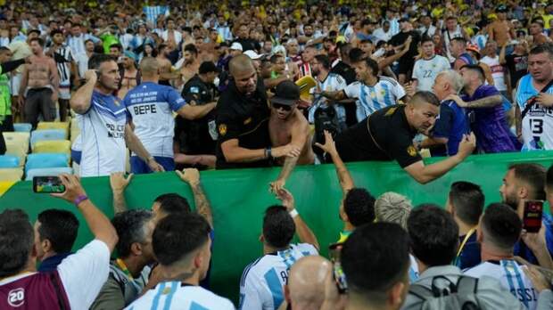 Перед матчем между Бразилией и Аргентиной на стадионе прошли беспорядки