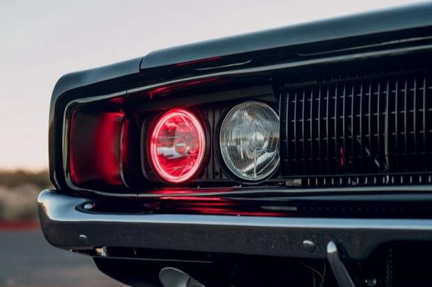 Великолепный Dodge Charger 1968 года с современным двигателем HEMI и классической внешностью