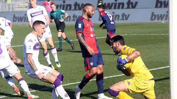 «Фиорентина» и «Кальяри» сыграли вничью в матче Серии А