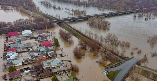 Челябинское село Орловка топит река Катав, подтоплено 10 участков