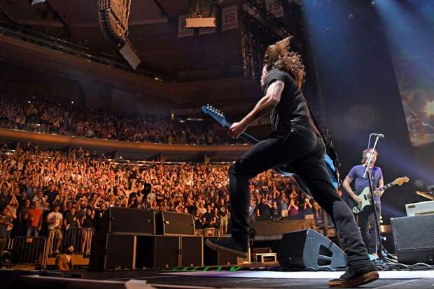 Dave Chappelle Foo Fighters cover Creep at Madison Square Garden MSG