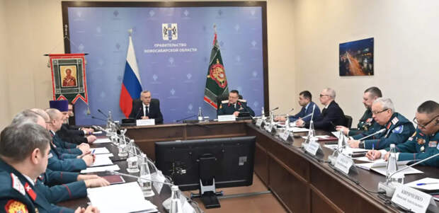 Губернатор Травников поблагодарил сибирских казаков за вклад в патриотическое воспитание