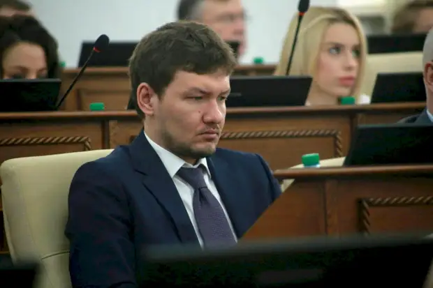 Майское настроение. Фоторепортаж с отчёта губернатора Виктора Томенко