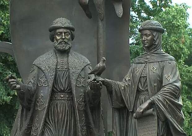 Памятник Петру и Февронии в Самаре