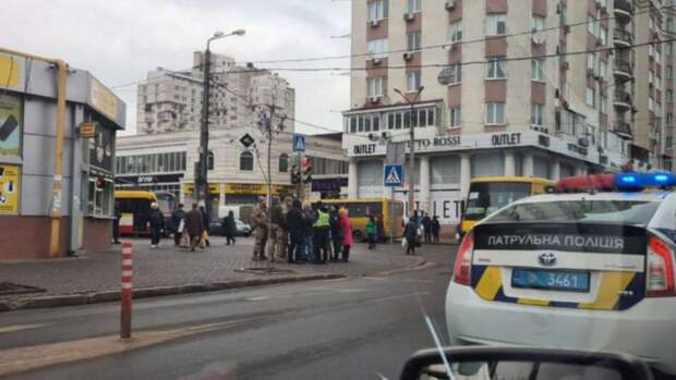 В Одессе неизвестные пытались поджечь машину военного и электроподстанцию