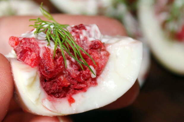 Закуска получается очень вкусной, что с яйцом, что с батоном. Обязательно попробуйте!