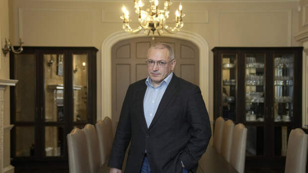 Источник: Ходорковский готовит иск в суд к лидеру ФБК Певчих