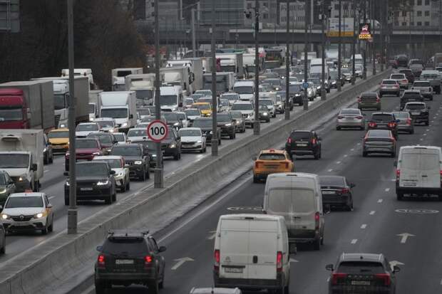 Пробки в Москве достигли 9 баллов перед длинными выходными