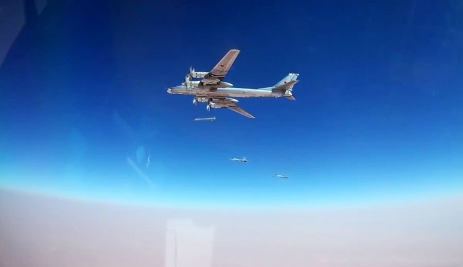 Пуск бомбардировщиком Ту-95МС крылатой ракеты Х-101