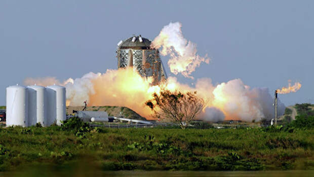 Испытания экспериментального космического корабля Starhopper на полигоне Бока-Чика-Бич в США Испытания экспериментального космического корабля Starhopper на полигоне Бока-Чика-Бич в США