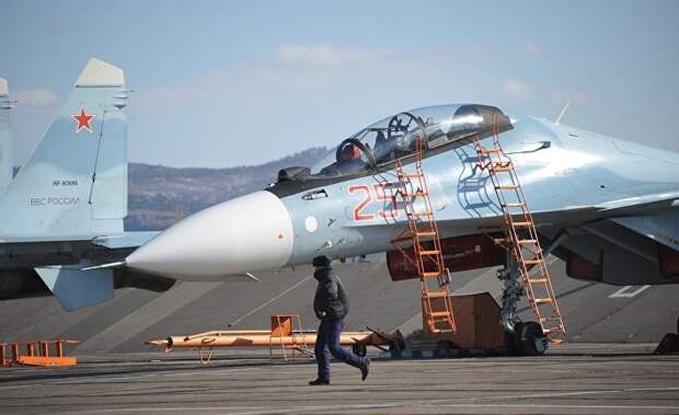 Учебно-тренировочные полеты истребителей Су-30 в Забайкальском крае