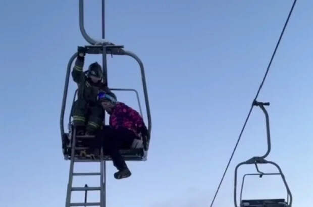 В Подмосковье на подъемнике застряли 50 человек