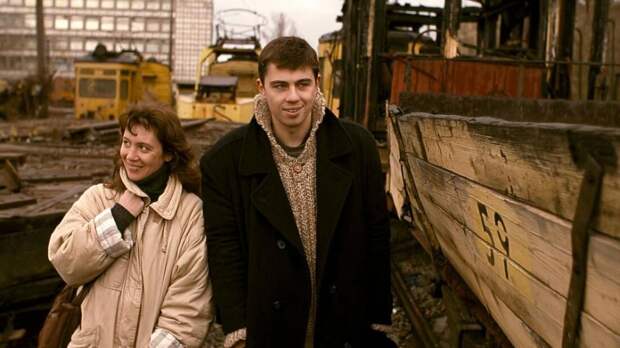 Десять трудных лет свободы: культовые фильмы и сериалы о