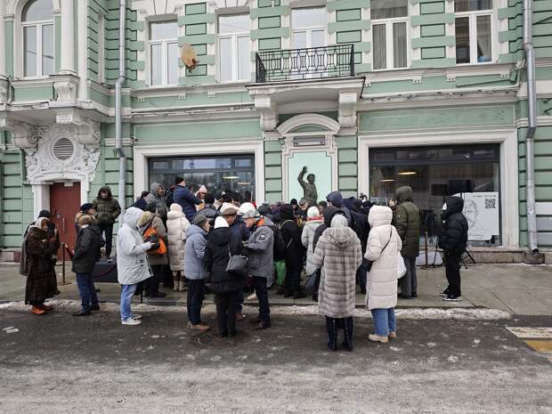 Мемориальную доску легендарному кинорежиссеру открыли в Москве