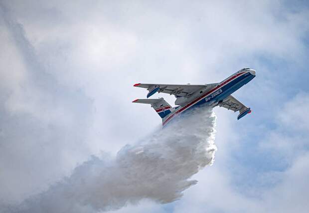 Самолет-амфибия Бе-200 Islam Yakut/Anadolu Agency via Getty Images