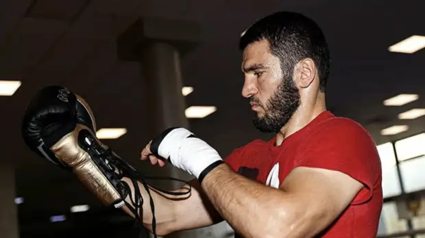 Арум заявил о намерении организовать объединительный бой для Бетербиева