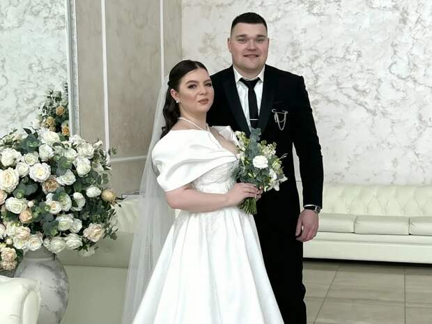 Рязанцы поженились после 5 лет отношений и помолвки в Карелии