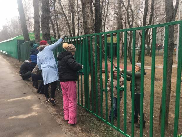 субботник /фото: предоставлено управой района Лианозово